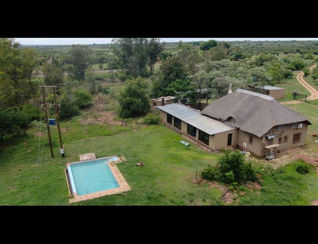 1,731M² LODGE FOR SALE IN DINOKENG GAME RESERVE